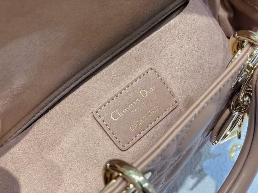 Lady Dior Bag Light Pink | شنطه ليدي ديور وردي فاتح