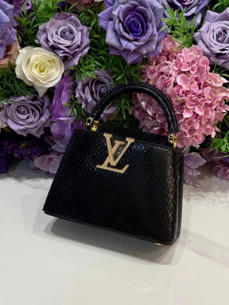 Louis Vuitton Mini Capucines SnakeSkin | لويس فيتون ميني كابوسين جلد ثعبان