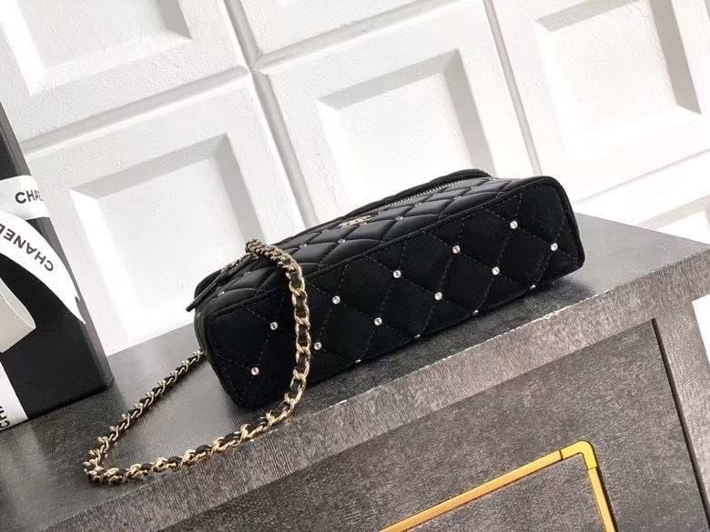 Vanity with chain - Velvet, diamanté | Chanel vanity bag black velvet
