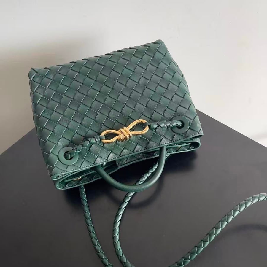 Bottega Veneta Andiamo | بوتيغا فينيتا انديامو