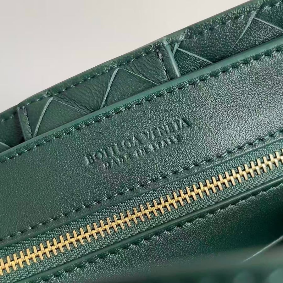 Bottega Veneta Andiamo | بوتيغا فينيتا انديامو