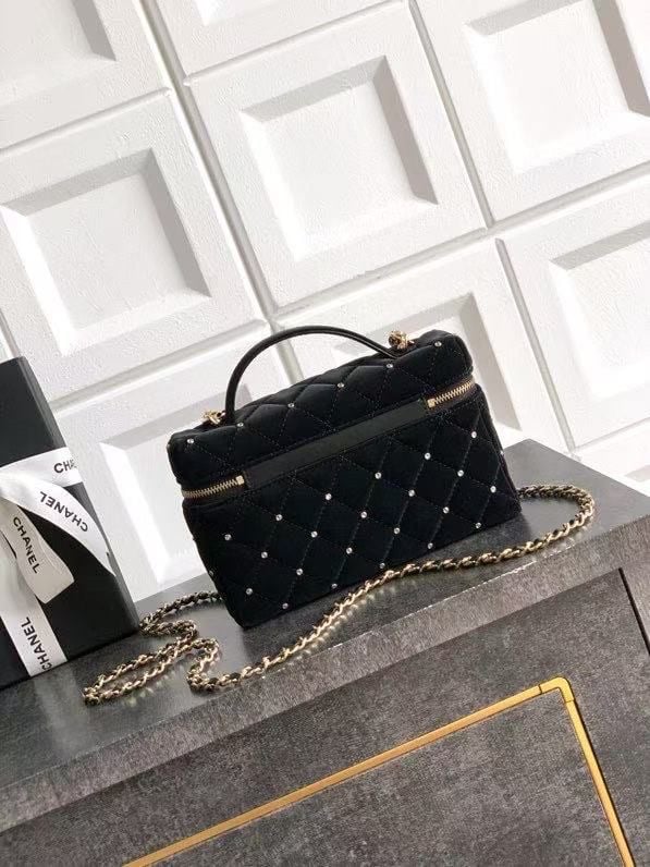 Vanity with chain - Velvet, diamanté | Chanel vanity bag black velvet