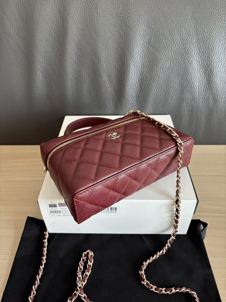 Chanel Vanity Bag Caviar | شنطه شانيل فانيتي كافيار