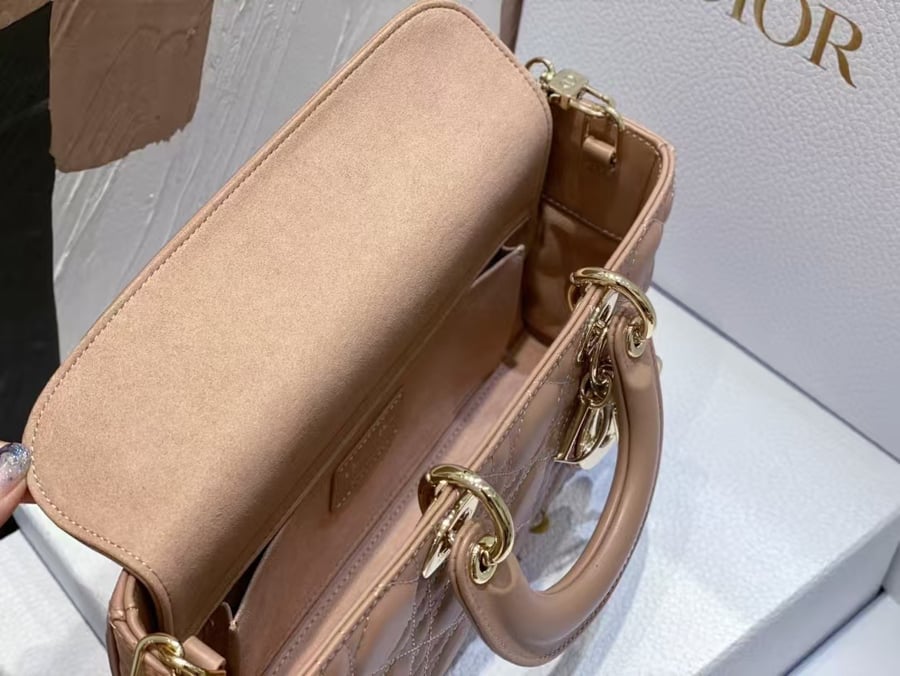 Lady Dior Bag Light Pink | شنطه ليدي ديور وردي فاتح