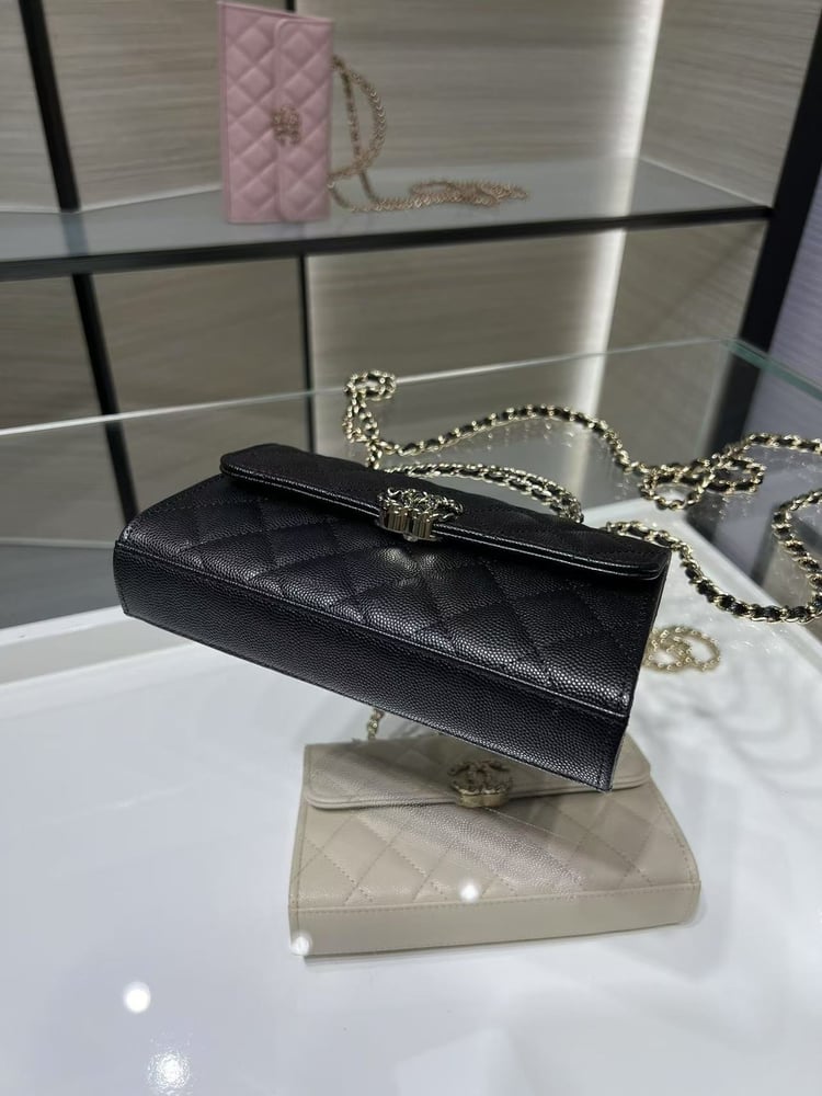 Chanel Top Handle Caviar Iشانيل توب هاندل كافيار منقط