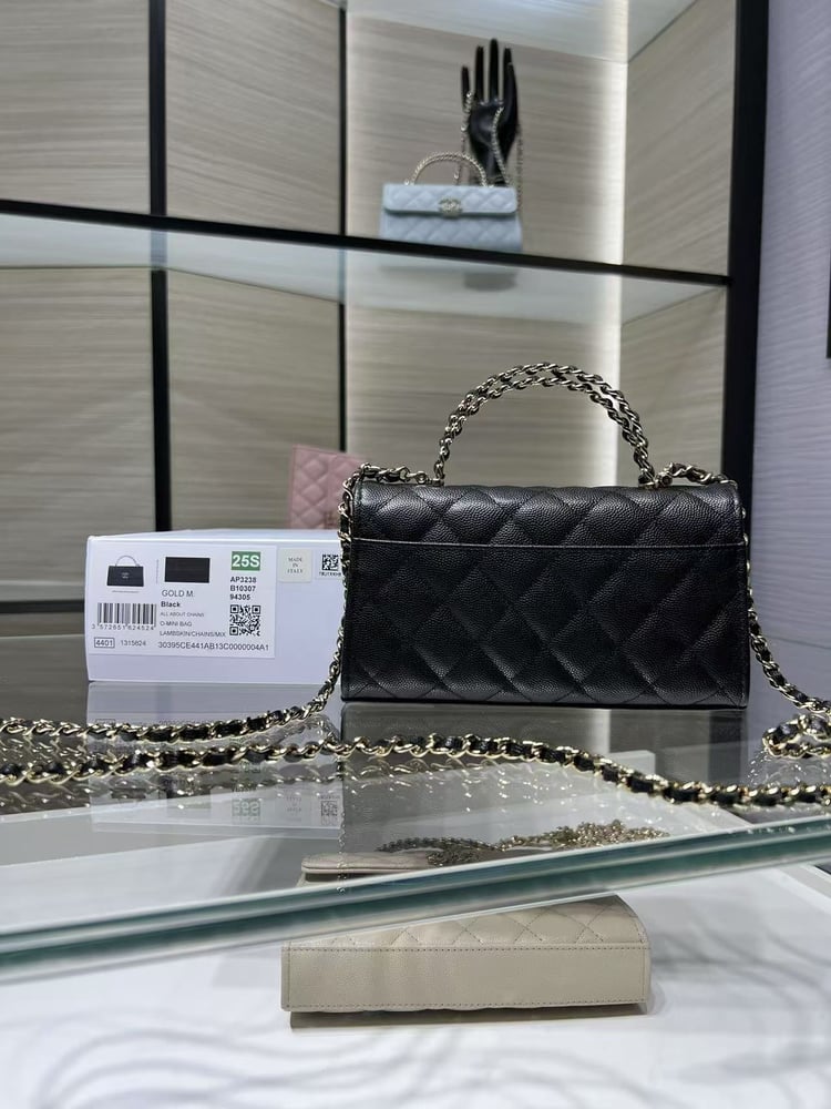 Chanel Top Handle Caviar Iشانيل توب هاندل كافيار منقط