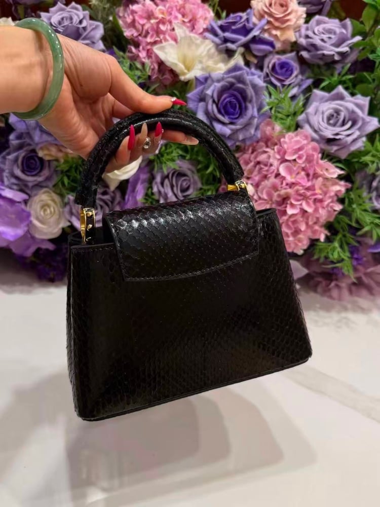 Louis Vuitton Mini Capucines SnakeSkin | لويس فيتون ميني كابوسين جلد ثعبان