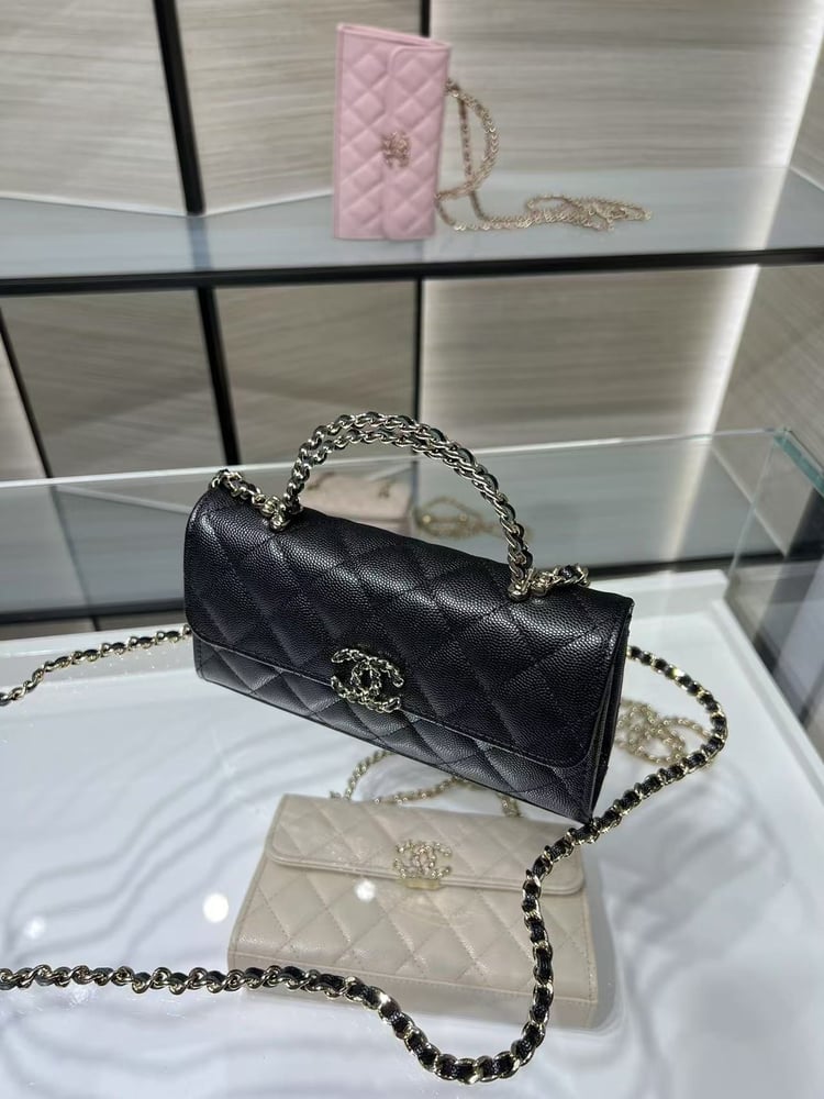 Chanel Top Handle Caviar Iشانيل توب هاندل كافيار منقط