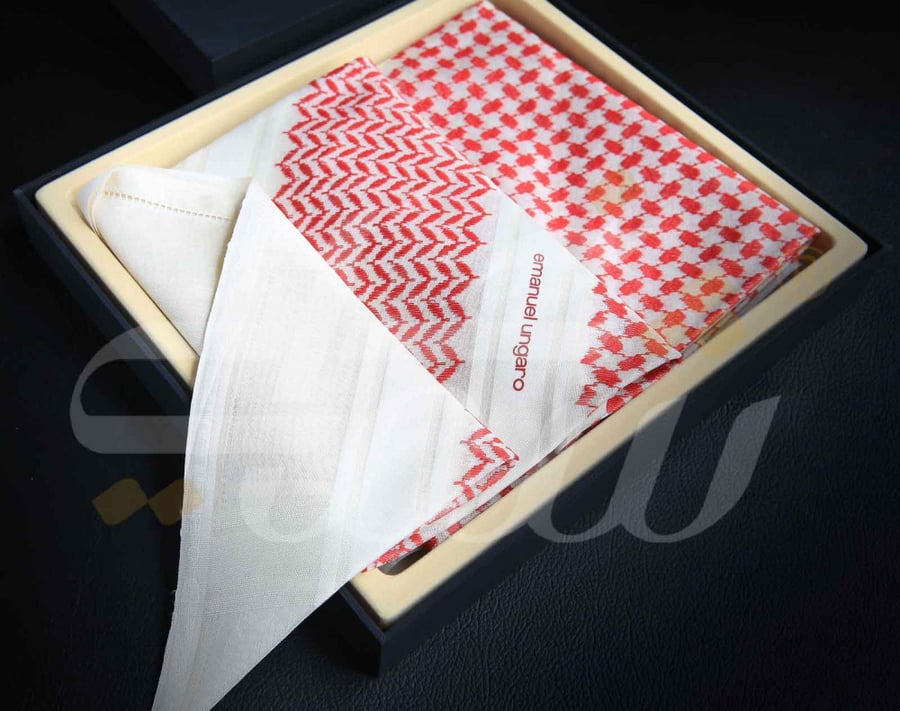 شماغ إيمانويل إنغارو أحمر بيج