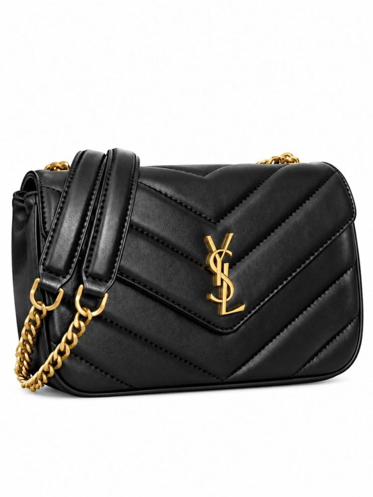 حقيبة كتف نسائية مبطّنة بنقشة V بالتعاشيق المتداخلة مع شعار YSL المعدني وسلسلة وسادة جلدية (مستوحاة من سان لوران)