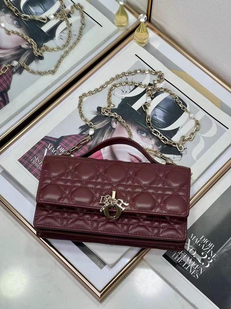 شنطة ديور - عنابي