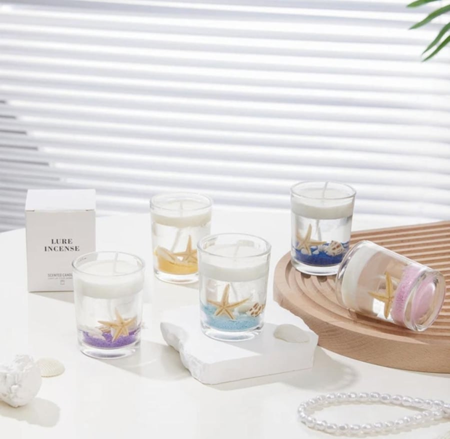 Beach inspired candle with a striking sea breeze scent - Violet