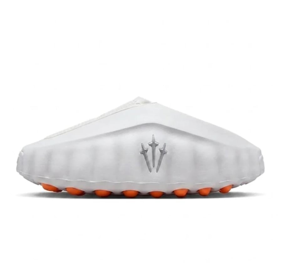 Nike Mind 001