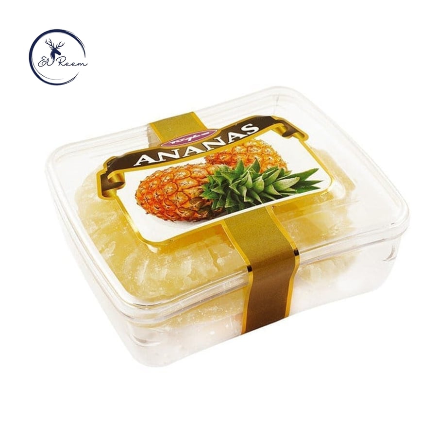 Natural dried pineapple slices