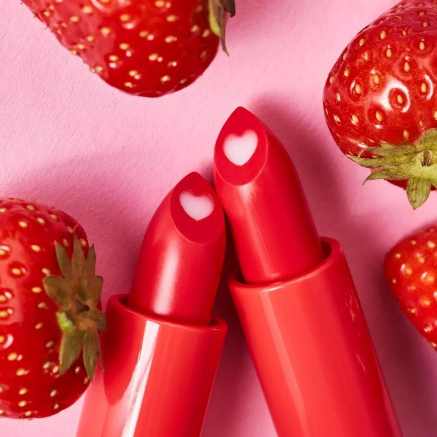 ايسنس مرطب الشفاه هارت كور بالفواكه - Sweet Strawberry 02