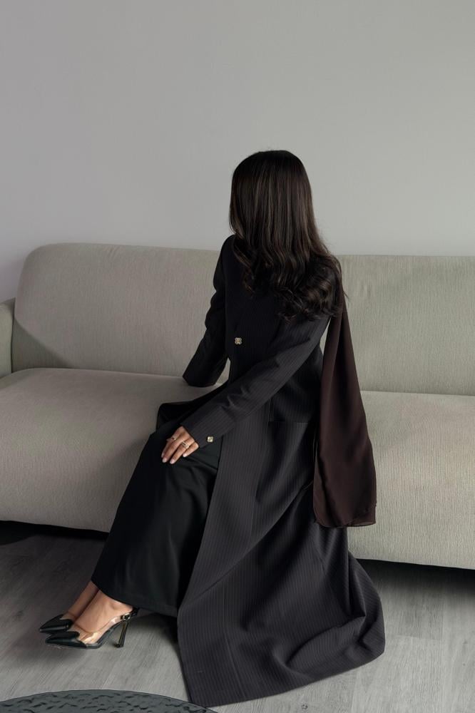 Linea Classic Abaya بني مقلم