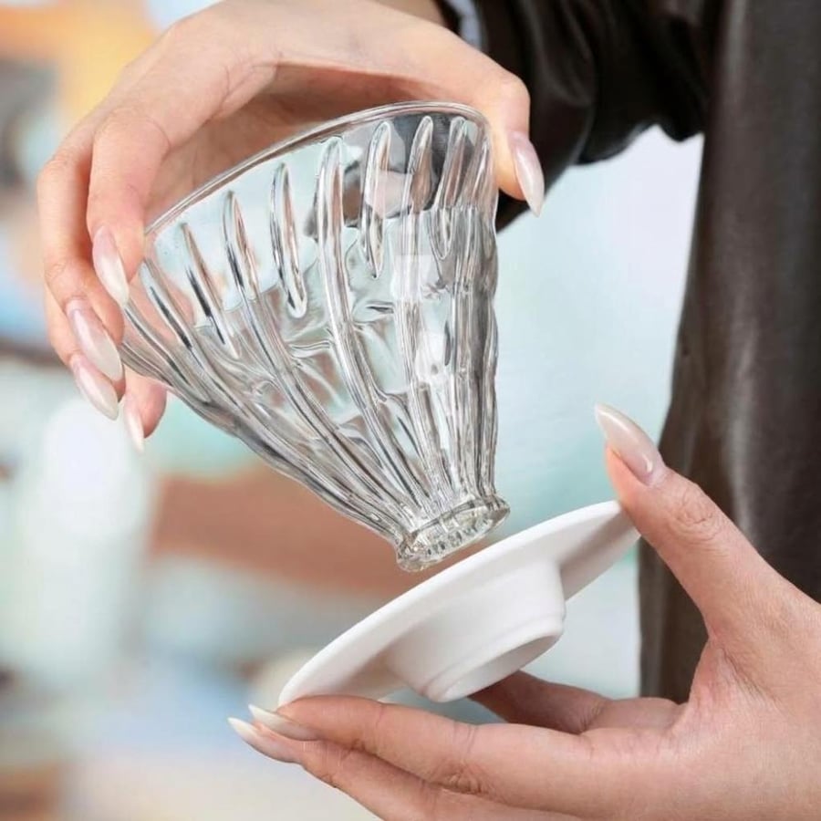 قمع تقطير زجاجي V60 مقاس 02 , أبيض