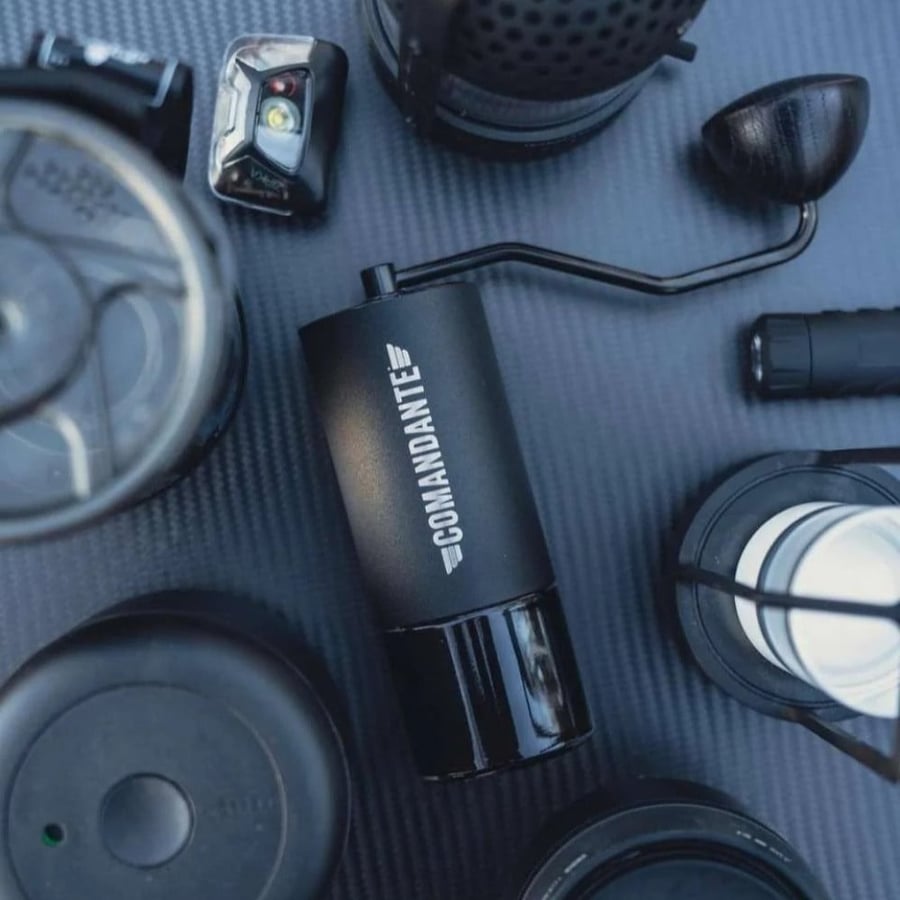طاحونة كوماندانتي اليدوية | Comandante C40 Nitro Blade Grinder Black MK4