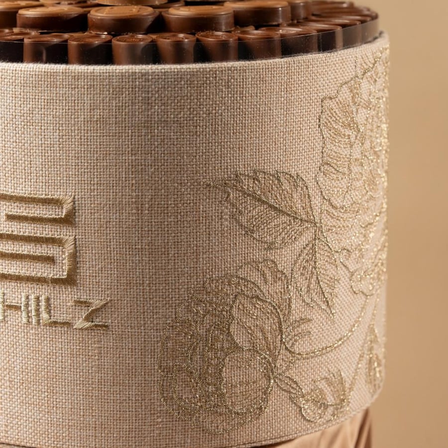 Elegant High Round Tray With a Luxurious Design Uncover Chocolates - صينية دائرية مرتفعة انيقة بتصميم فاخر شوكولاته مكشوفة