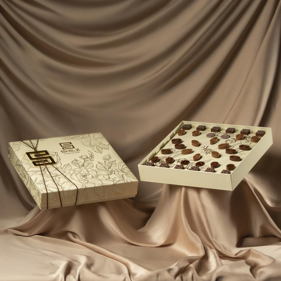 Square Box Uncover Swiss Chocolate 36 Pcs - بوكس مربع شوكولاته سويسرية مكشوفة 36 قطعة