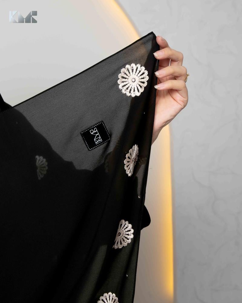 Open abaya bisht made of royal silk material with fine embroidery