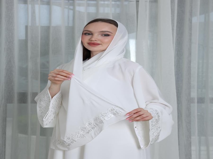 عباية مقفولة مطرزة قماش ندى