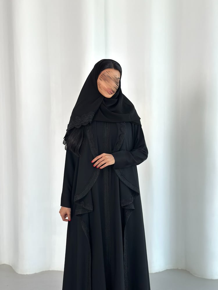 عباية بلاك بيري أسود مع فستان و كلفة جيبير
