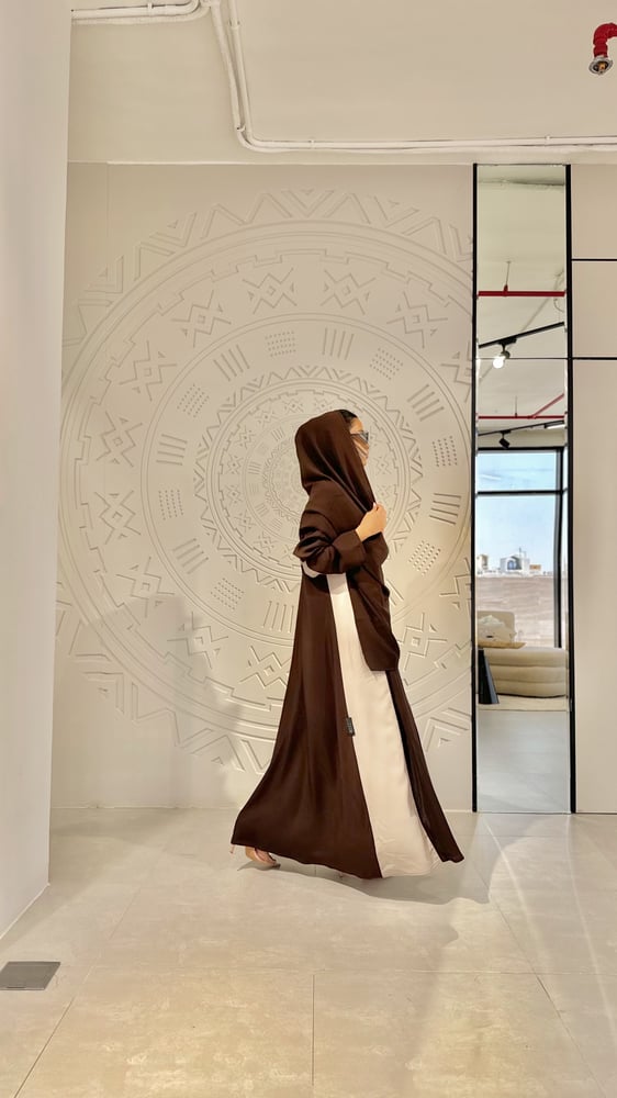 عباية كريب بني وبيج