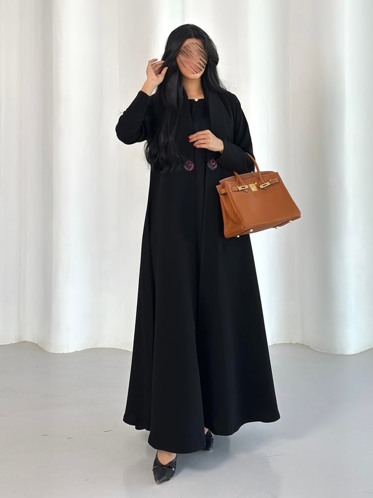 عباية كوبا أسود مع كلفة ورد