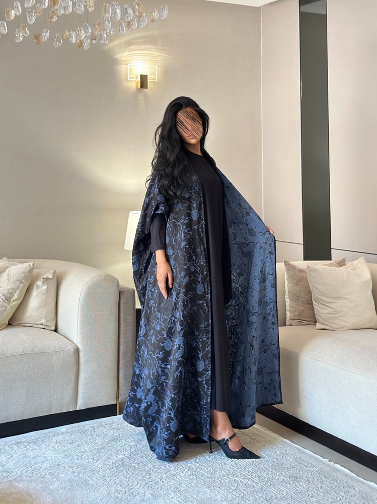 ‎ عباية دبل فيس جاكار ازرق وأسود نص بشت