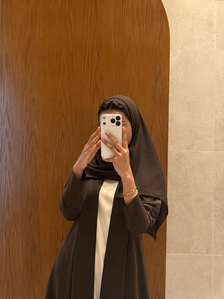 عباية حرير مغسول بني فاتح