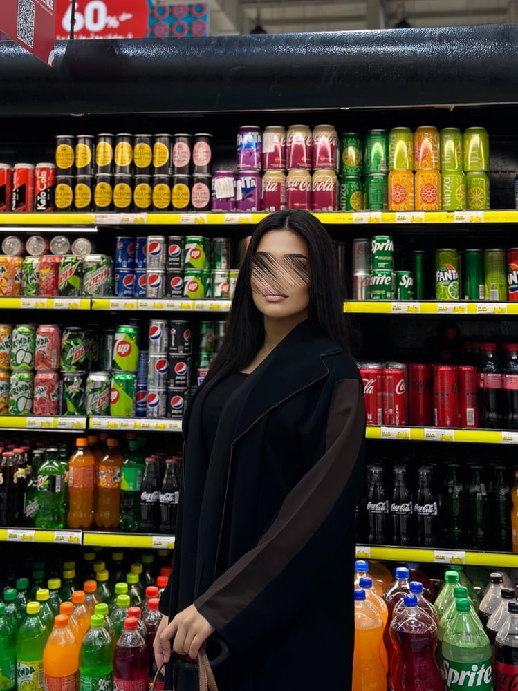 عباية بليزر كريب اسود مع بني