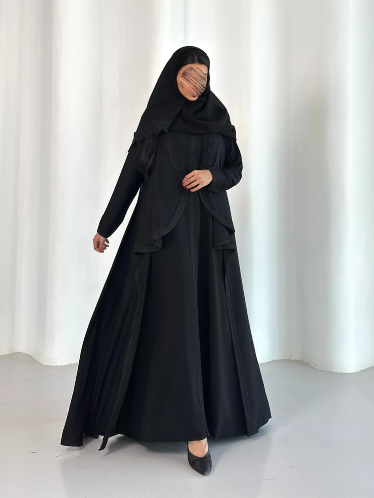 عباية بلاك بيري أسود مع فستان و كلفة جيبير