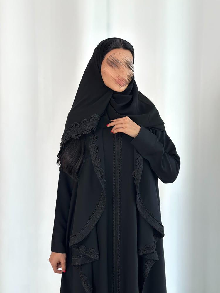 عباية بلاك بيري أسود مع فستان و كلفة جيبير