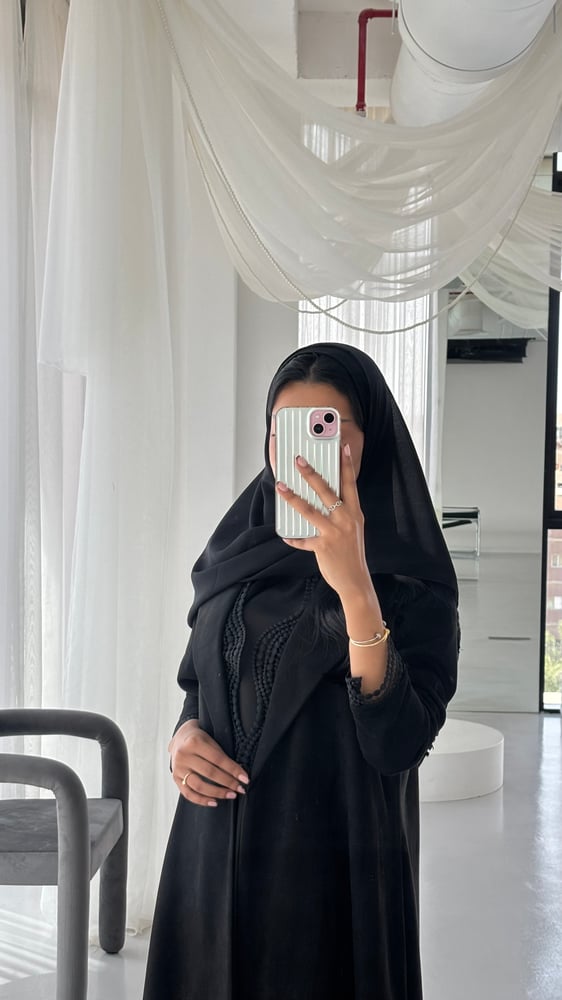 ‎ عباية بليزر شامواه اسود مع كلفة اسود  نص كلوش ( مع إمكانيية تغيير المخمل لكريب )