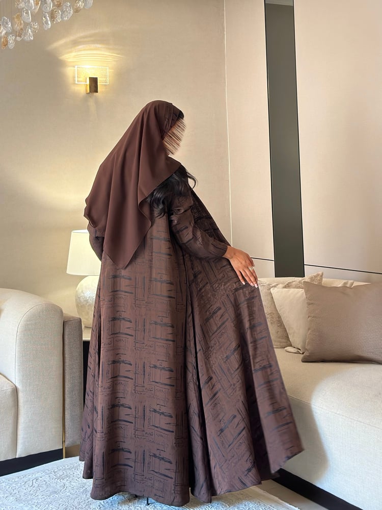 ‎ عباية دبل فيس جاكار بني وأسود كلوش