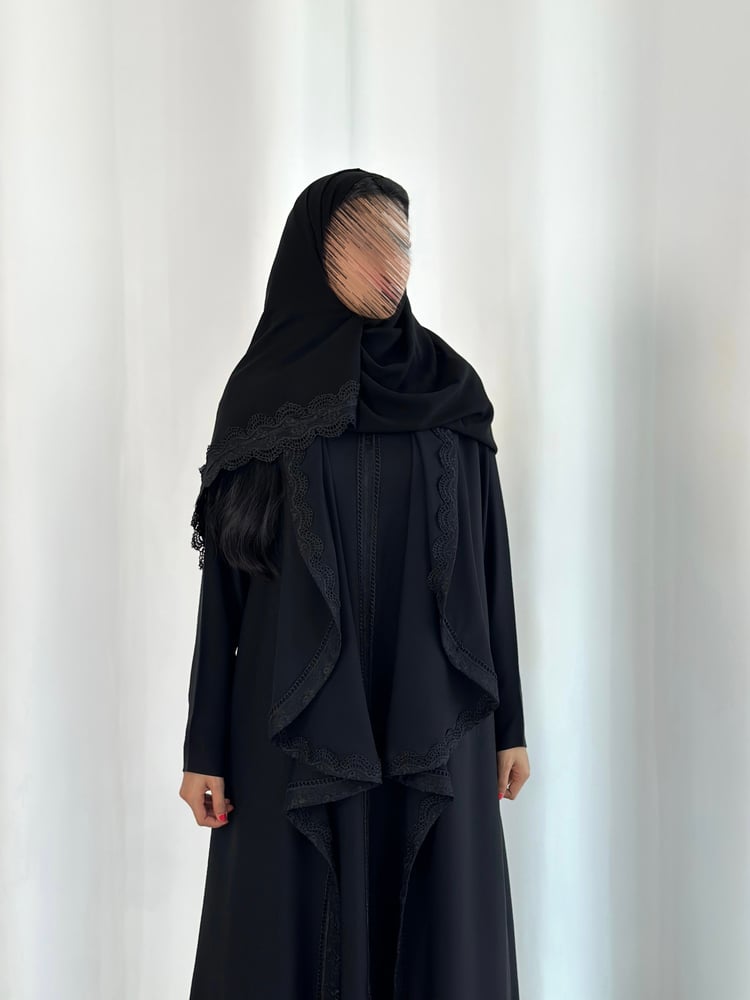 عباية بلاك بيري أسود مع فستان و كلفة جيبير