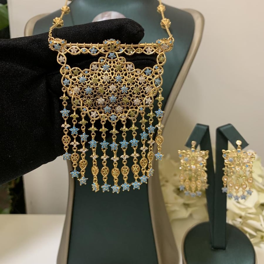 طقم الحسناء