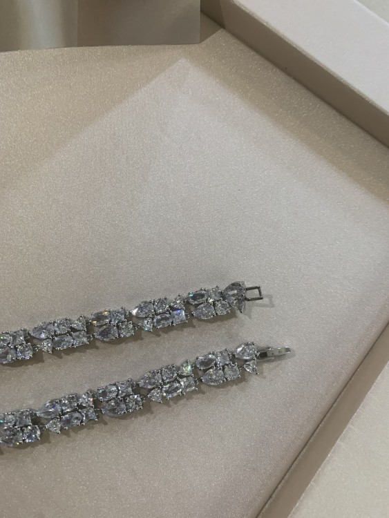 Elegant bracelet from Swarovski