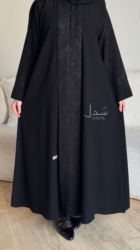 عباية كريب ملكي كلوش سوداء