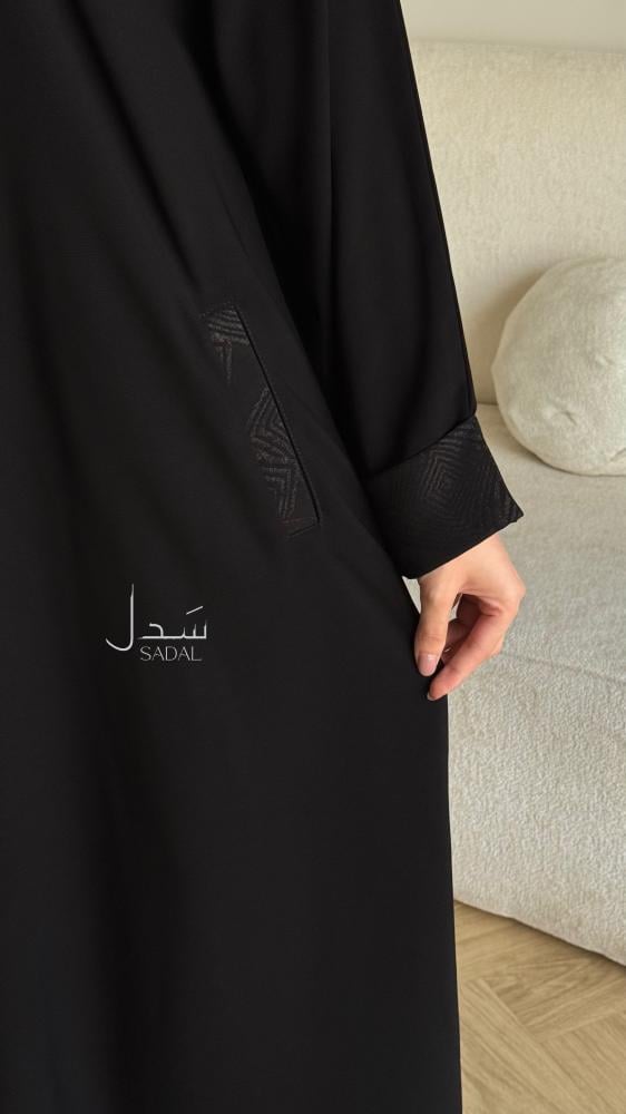 عباية سوداء كريب ملكي مع جيوب جانبية