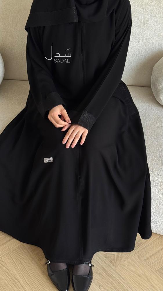 عباية سوداء كريب ملكي