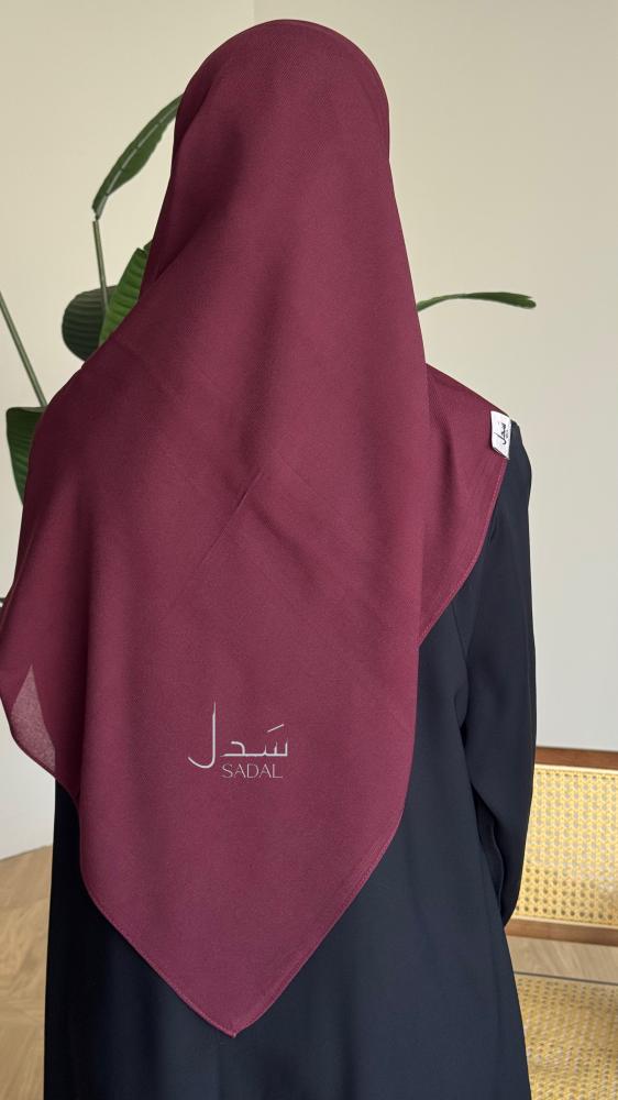طرحة احمر غامق