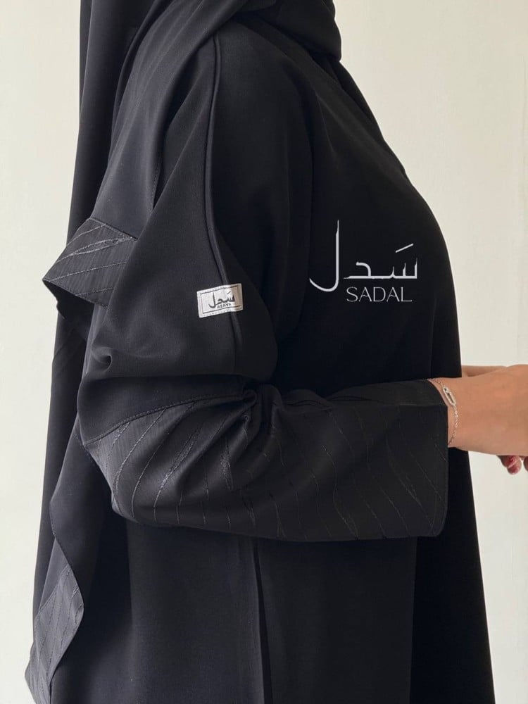 عباية نص كلوش سوداء