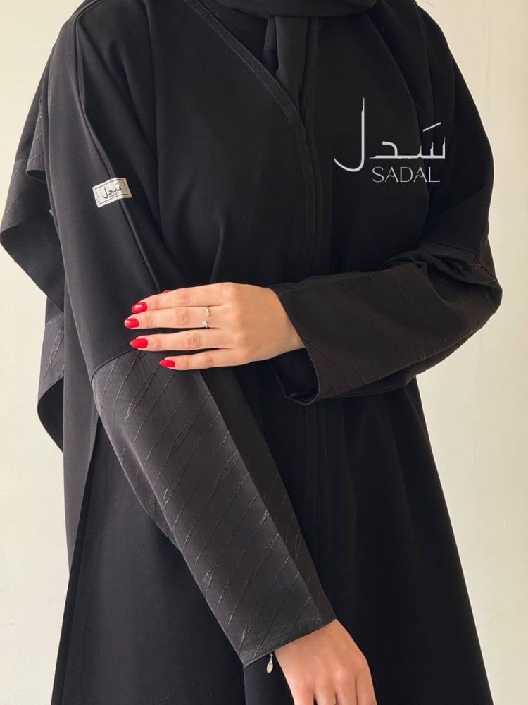 عباية نص كلوش سوداء