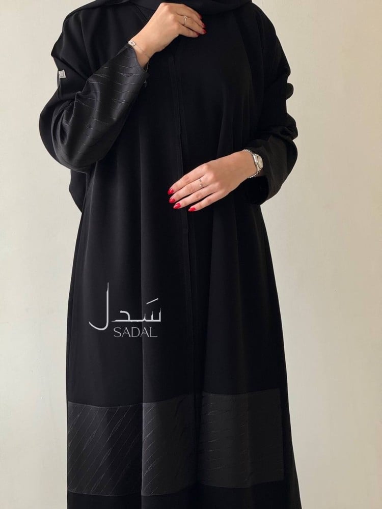 عباية نص كلوش سوداء