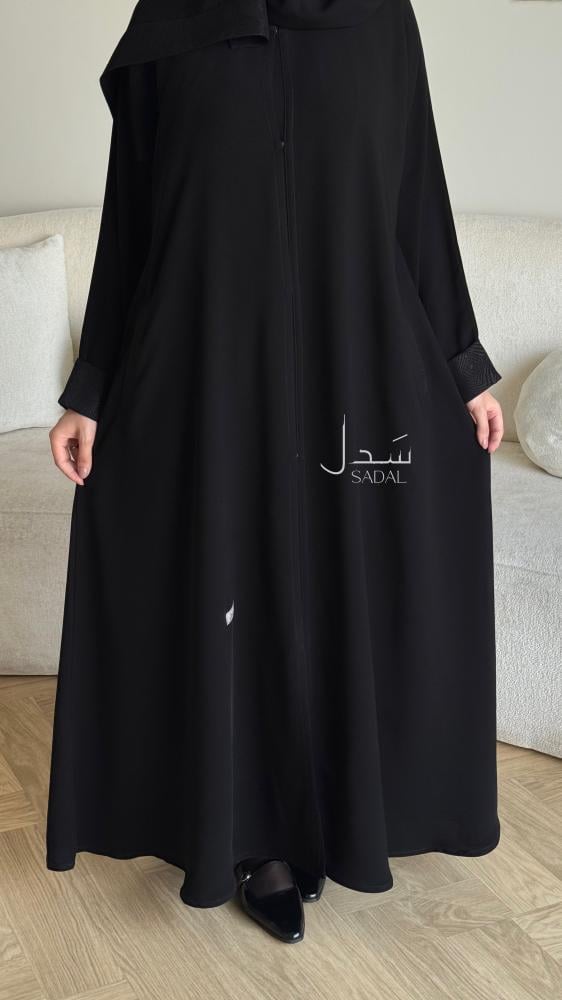 عباية سوداء كريب ملكي نص كلوش