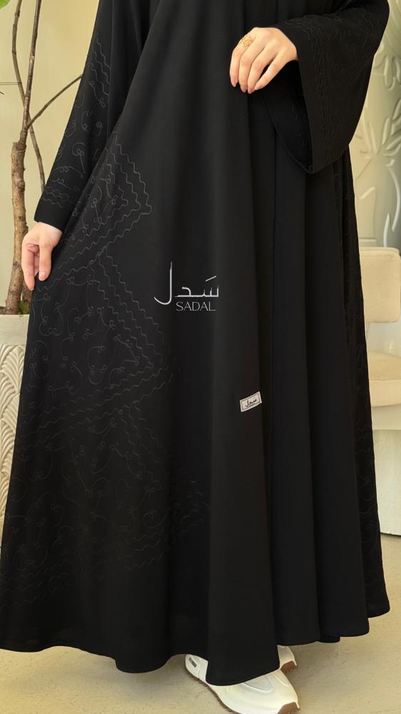 عباية بتطريز يدوي اسود