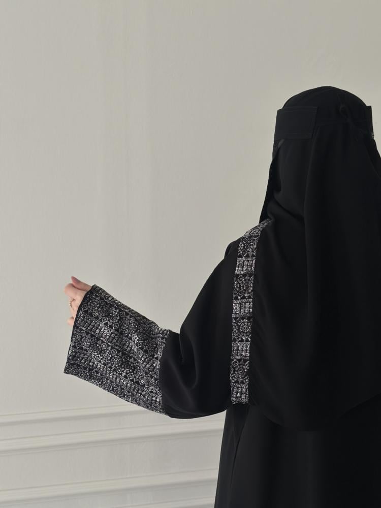 عبايه طقطق نص كلوش قماش كريب الاناقه مع طرحه طرف