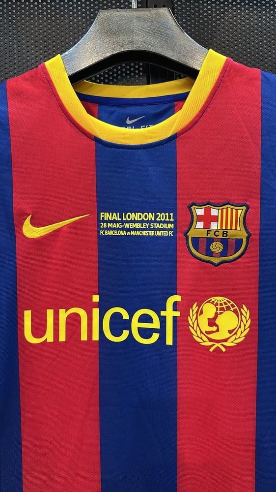 تيشيرت برشلونة الكلاسك 2011